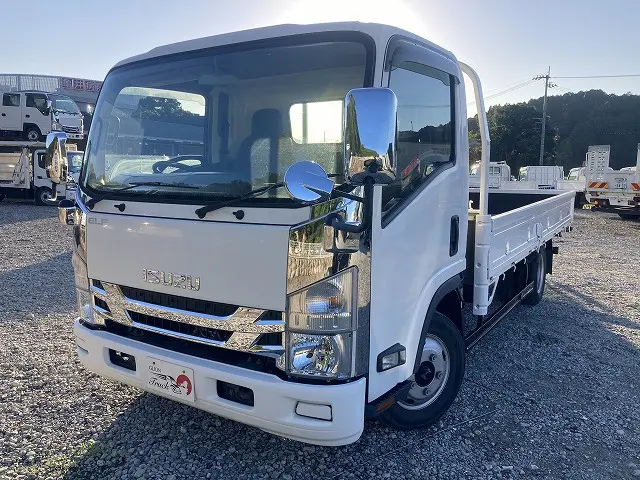 いすゞ エルフ BKG-NPR85AN(2WD)の写真1