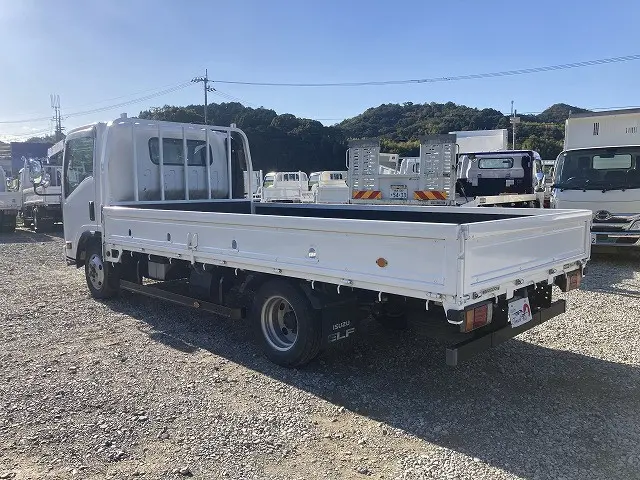 いすゞ エルフ BKG-NPR85AN(2WD)の写真6