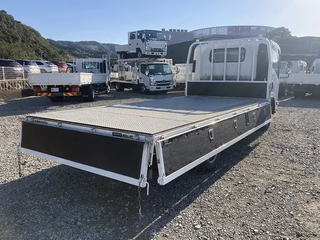 いすゞ エルフ BKG-NPR85AN(2WD)の写真15