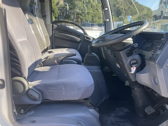 いすゞ エルフ BKG-NPR85AN(2WD)の写真21