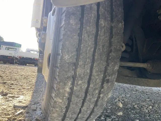 いすゞ エルフ BKG-NPR85AN(2WD)の写真31