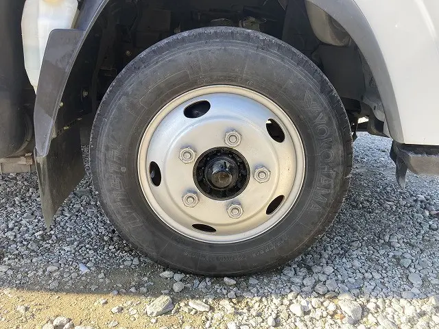 いすゞ エルフ BKG-NPR85AN(2WD)の写真32