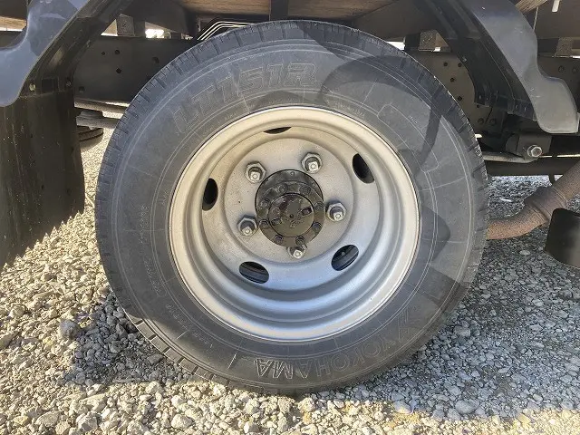 いすゞ エルフ BKG-NPR85AN(2WD)の写真36