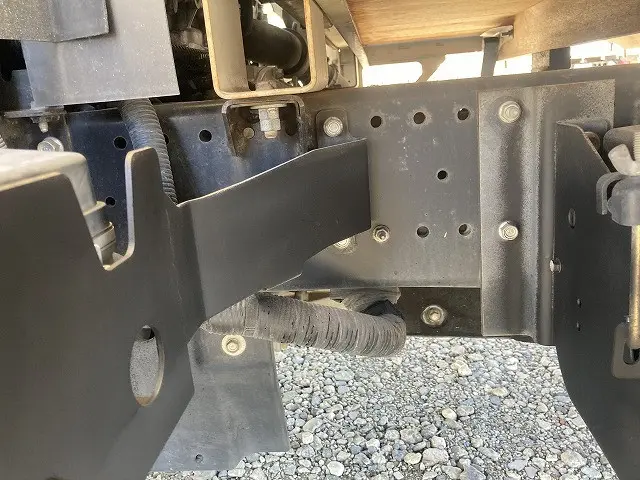 いすゞ エルフ BKG-NPR85AN(2WD)の写真40