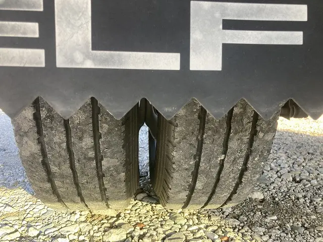 いすゞ エルフ BKG-NPR85AN(2WD)の写真45