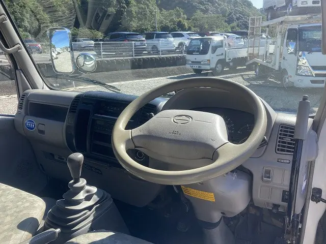 日野 デュトロ PB-XZU311T(2WD)の写真38