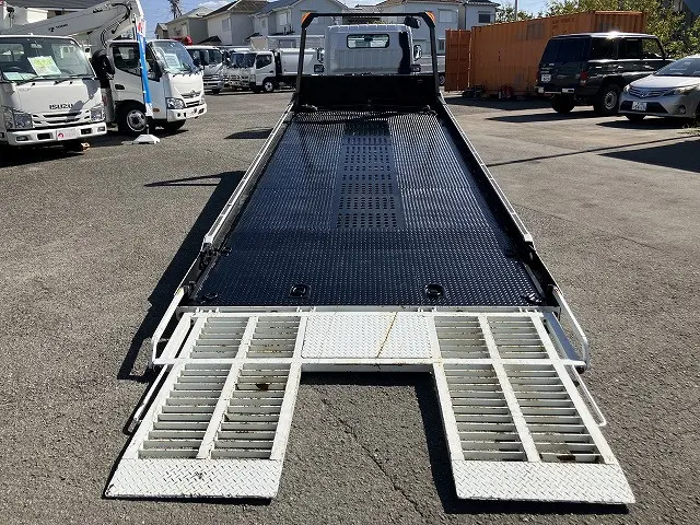 三菱 キャンター 2PG-FEB80(2WD)の写真12