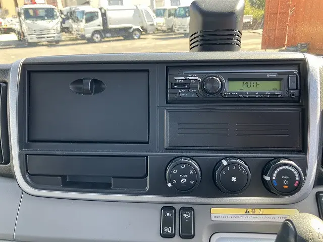 三菱 キャンター 2PG-FEB80(2WD)の写真40