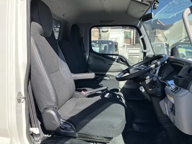 三菱 キャンター 2PG-FEB80(2WD)の写真44