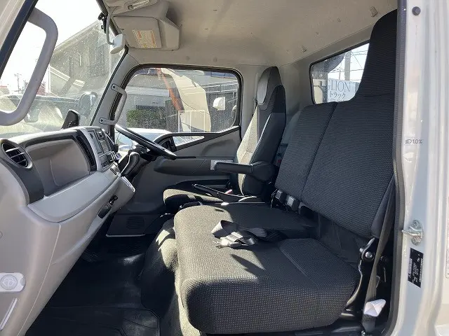 三菱 キャンター 2PG-FEB80(2WD)の写真45