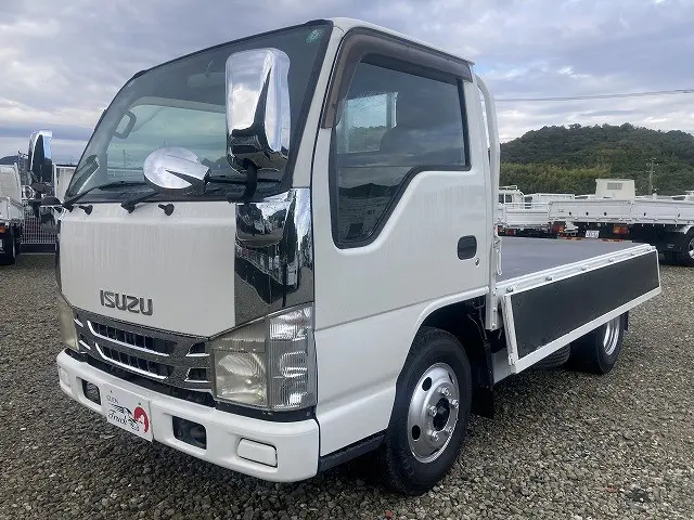 いすゞ エルフ BDG-NKR85A(2WD)の写真9