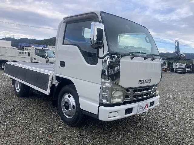 いすゞ エルフ BDG-NKR85A(2WD)の写真10