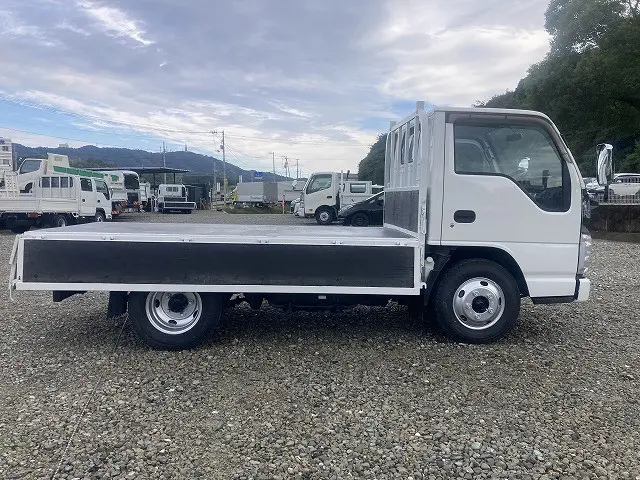 いすゞ エルフ BDG-NKR85A(2WD)の写真12