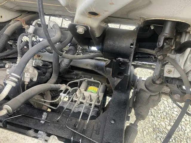 いすゞ エルフ BDG-NKR85A(2WD)の写真19