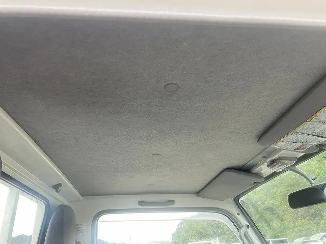 いすゞ エルフ BDG-NKR85A(2WD)の写真23