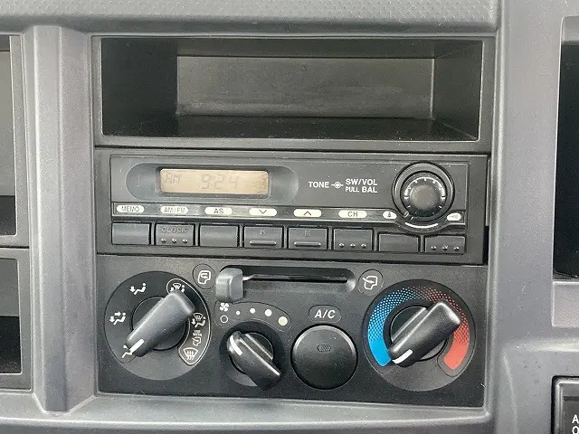 いすゞ エルフ BDG-NKR85A(2WD)の写真25