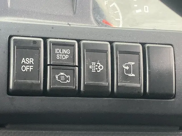 いすゞ エルフ BDG-NKR85A(2WD)の写真26