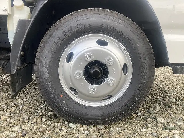 いすゞ エルフ BDG-NKR85A(2WD)の写真33