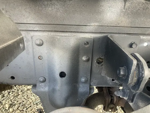 いすゞ エルフ BDG-NKR85A(2WD)の写真35