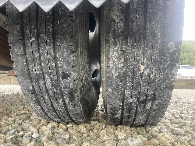 いすゞ エルフ BDG-NKR85A(2WD)の写真37