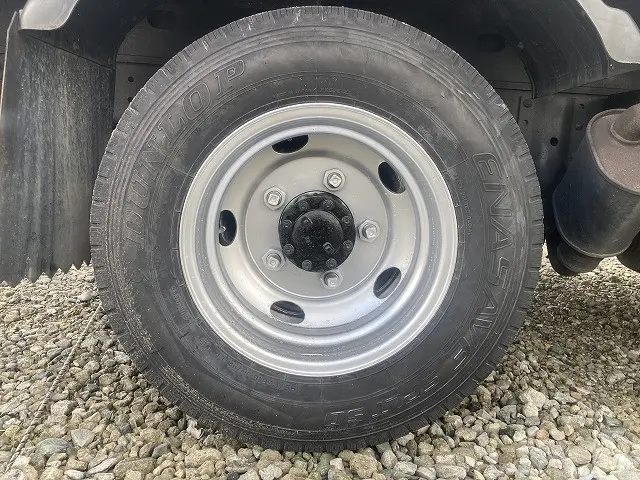 いすゞ エルフ BDG-NKR85A(2WD)の写真38