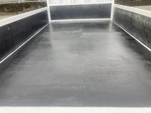 いすゞ エルフ BDG-NKR85A(2WD)の写真39