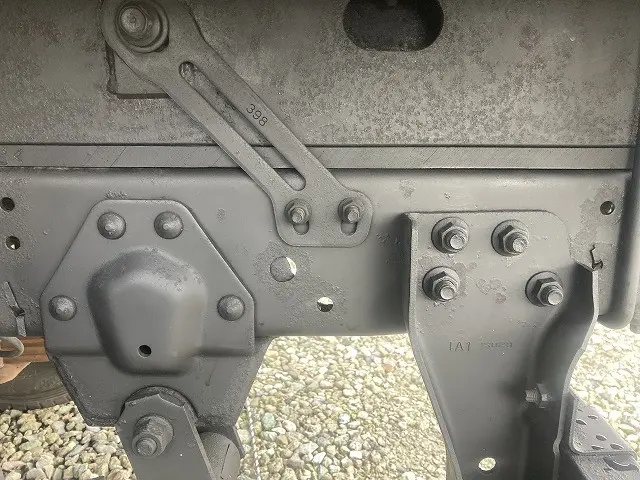 いすゞ エルフ BDG-NKR85A(2WD)の写真40