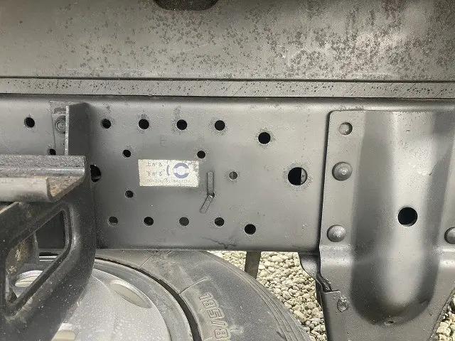 いすゞ エルフ BDG-NKR85A(2WD)の写真41