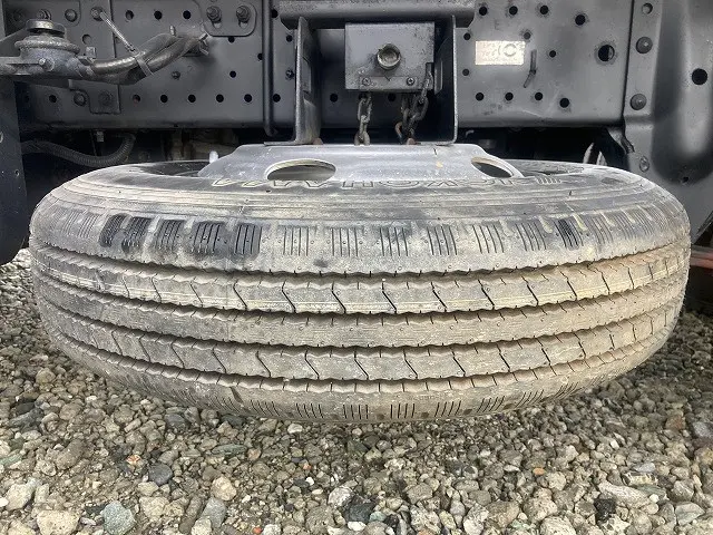 いすゞ エルフ BDG-NKR85A(2WD)の写真45