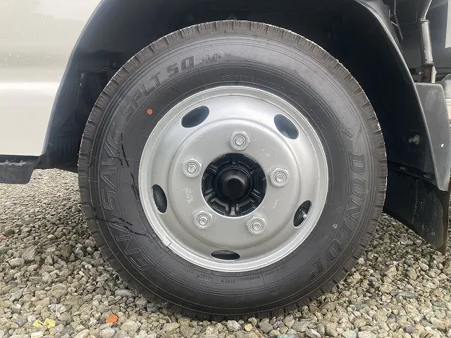 いすゞ エルフ BDG-NKR85A(2WD)の写真46