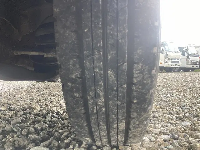 いすゞ エルフ BDG-NKR85A(2WD)の写真47