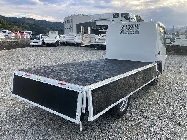 三菱 キャンター 2RG-FBA20(2WD)の写真15