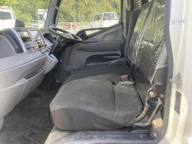 三菱 キャンター 2RG-FBA20(2WD)の写真22