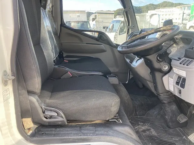 三菱 キャンター 2RG-FBA20(2WD)の写真23