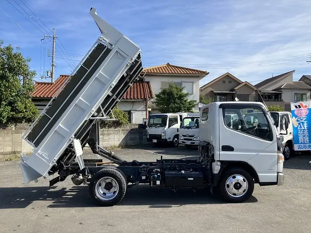 三菱 キャンター 2PG-FBA60(2WD)の写真5