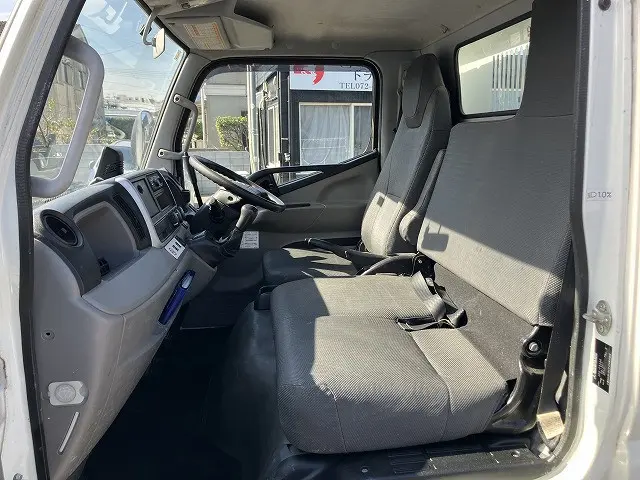 三菱 キャンター 2PG-FBA60(2WD)の写真45