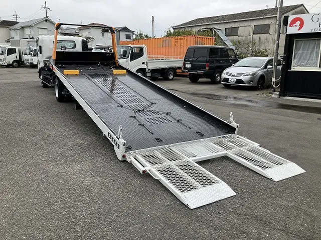 いすゞ エルフ TRG-NPR85AN(2WD)の写真11