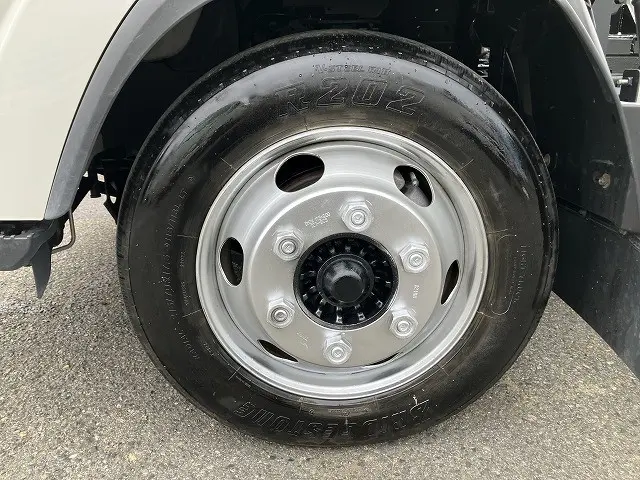 いすゞ エルフ TRG-NPR85AN(2WD)の写真23