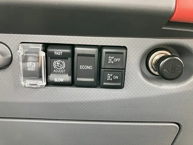 いすゞ エルフ TRG-NPR85AN(2WD)の写真40