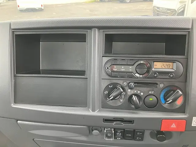 いすゞ エルフ TRG-NPR85AN(2WD)の写真41