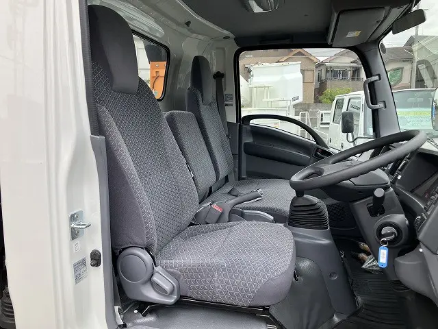 いすゞ エルフ TRG-NPR85AN(2WD)の写真42