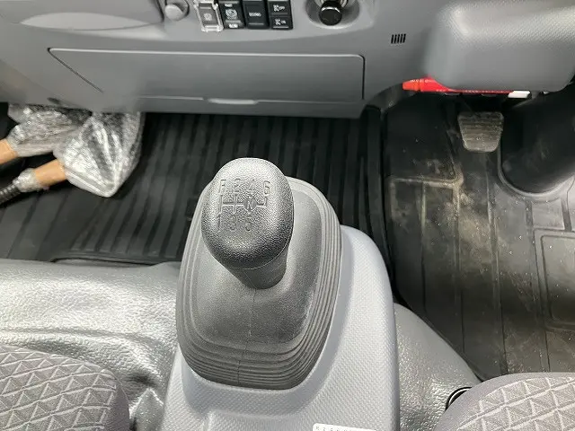 いすゞ エルフ TRG-NPR85AN(2WD)の写真47