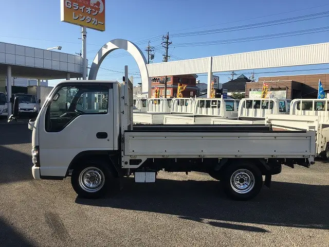いすゞ エルフ KR-NHR69(2WD)の写真4