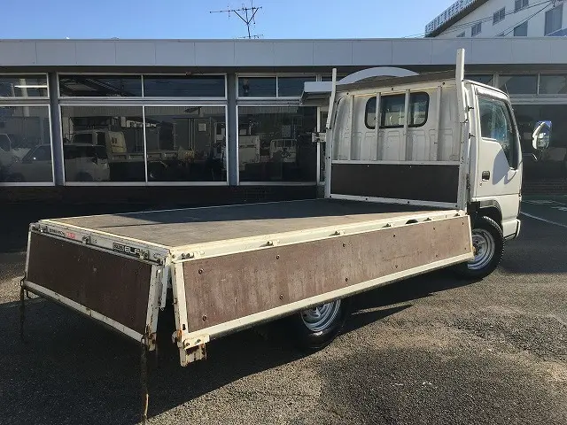 いすゞ エルフ KR-NHR69(2WD)の写真15