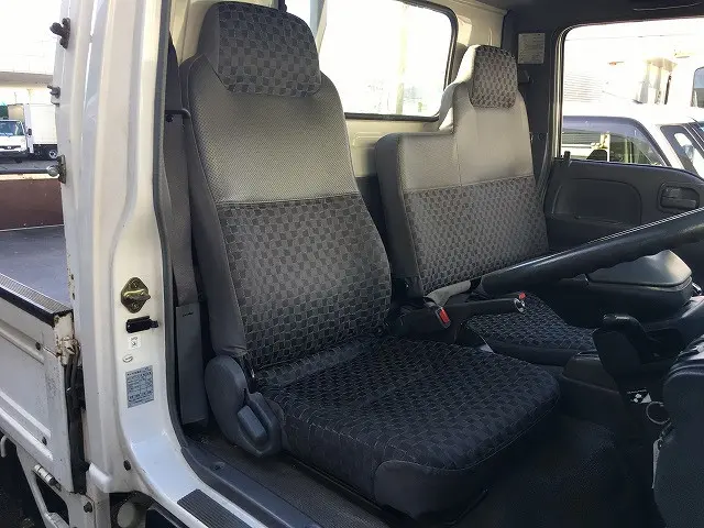 いすゞ エルフ KR-NHR69(2WD)の写真38