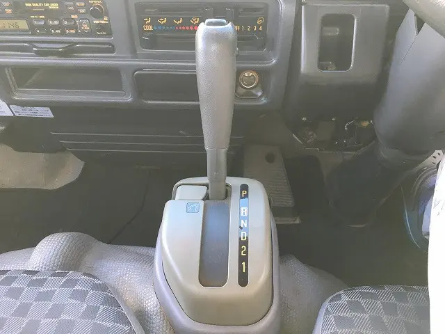 いすゞ エルフ KR-NHR69(2WD)の写真49