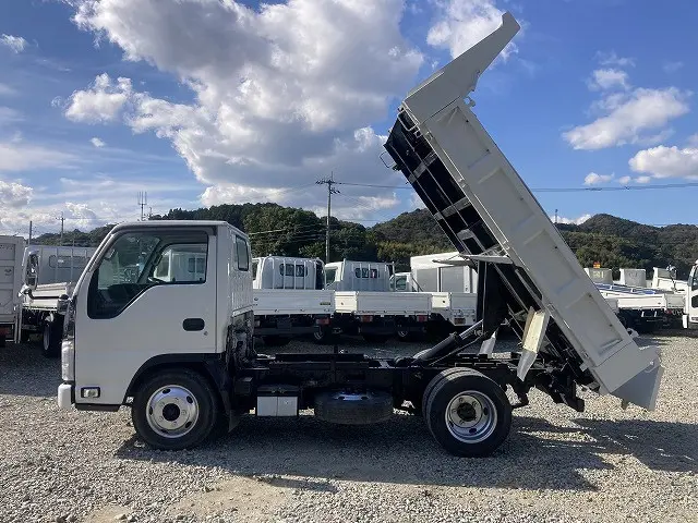 いすゞ フォワード TKG-NKR85AN(2WD)の写真4