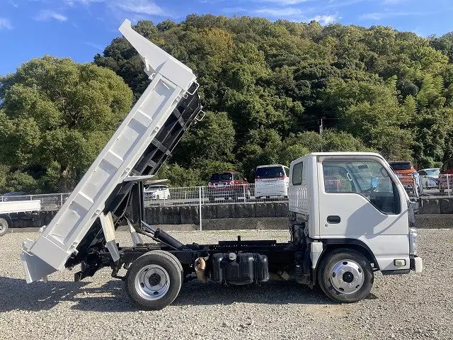 いすゞ フォワード TKG-NKR85AN(2WD)の写真5