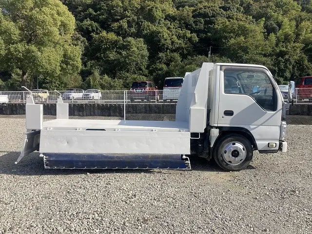 いすゞ フォワード TKG-NKR85AN(2WD)の写真12