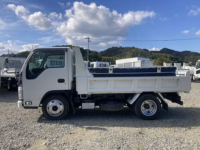 いすゞ フォワード TKG-NKR85AN(2WD)の写真18